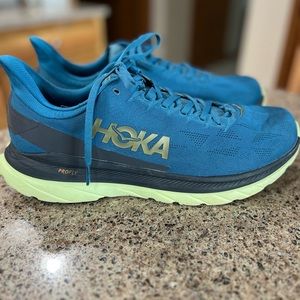 Hoka Mach 4 Men’s Coral/Black 13D Running Shoe